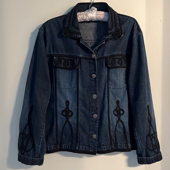 Chico’s Denim Jacket Size 2 (US 14-16) Embroidered - Picture 2 of 6